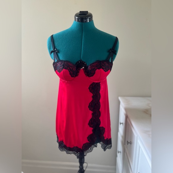 La Senza Lingerie (Red, Black Lace, Medium) - Picture 1 of 3